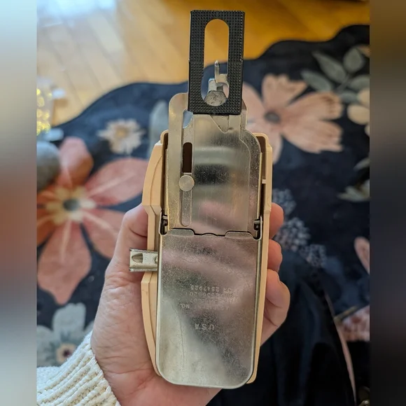 1960s Singer Buttonholer - Picture 7 of 11